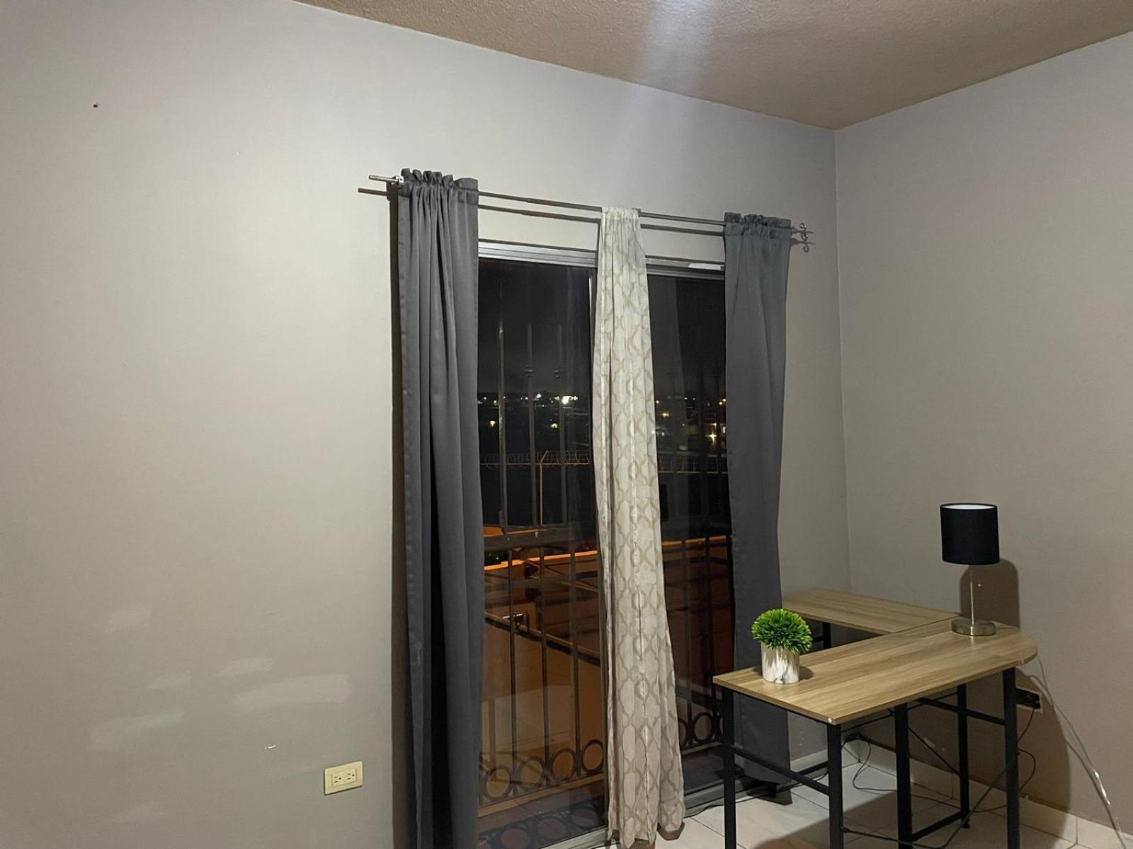 Spacious Rooftop House W/ King Bed Тихуана Екстериор снимка